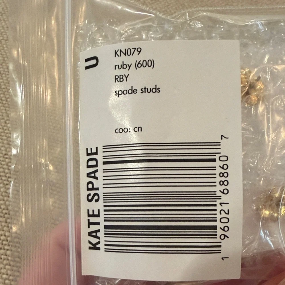 kate spade Ruby Something Sparkly Spade Studs/NWT - Picture 9 of 9